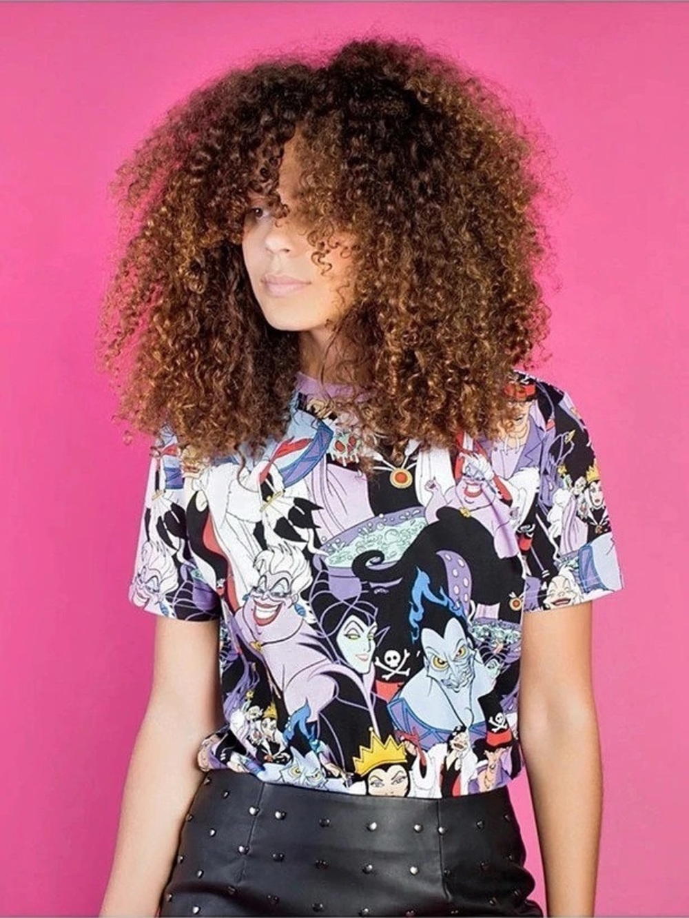 Disney Villains Graphic Short Sleeve Top Size Large Like New